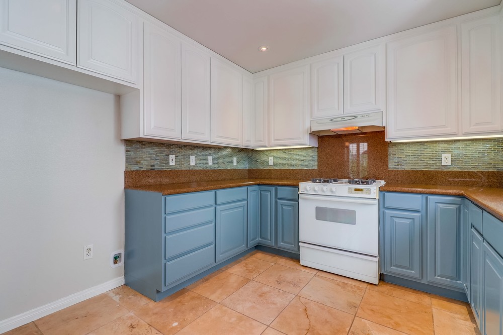 Virtual tour photo 17 of 39 for 3215 Governor Dr