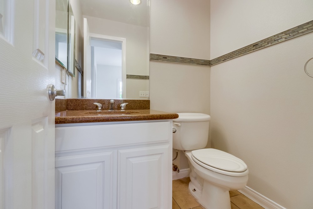 Virtual tour photo 21 of 39 for 3215 Governor Dr