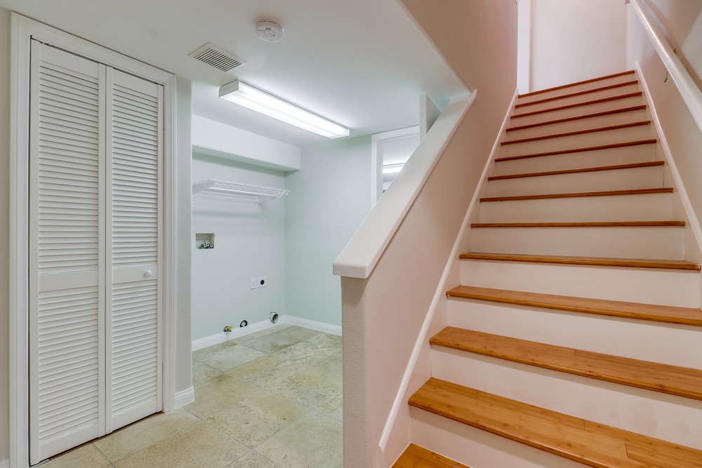 Virtual tour photo 24 of 39 for 3215 Governor Dr