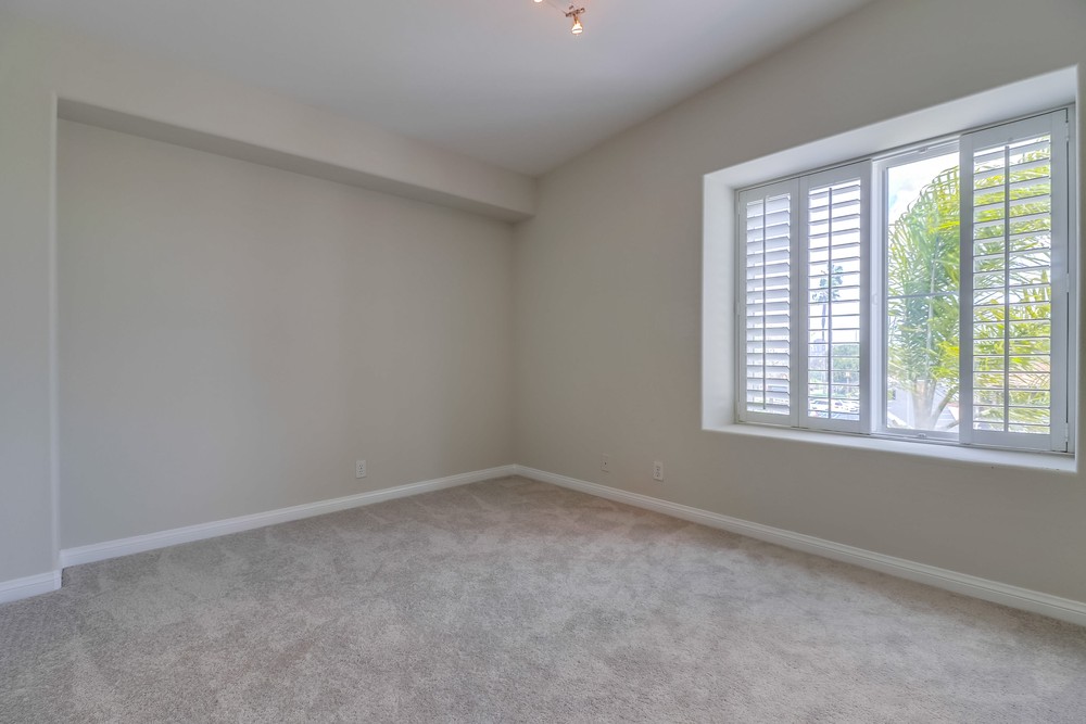 Virtual tour photo 32 of 39 for 3215 Governor Dr