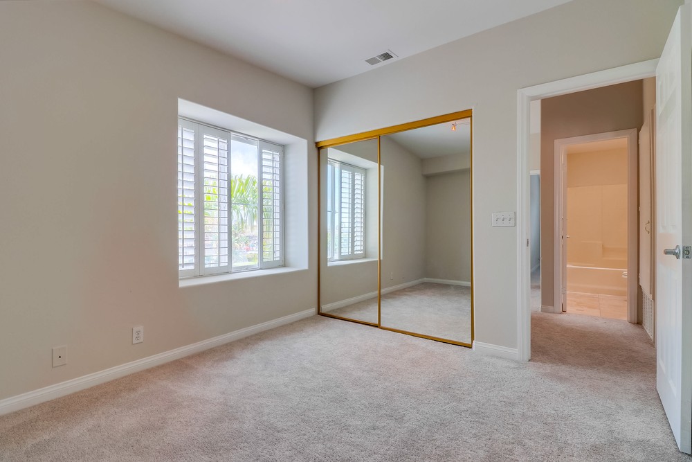 Virtual tour photo 34 of 39 for 3215 Governor Dr