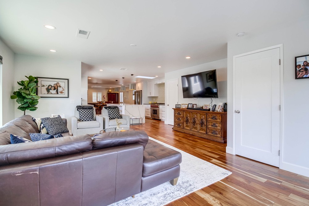 Virtual tour photo 22 of 87 for 3215 Ingelow St