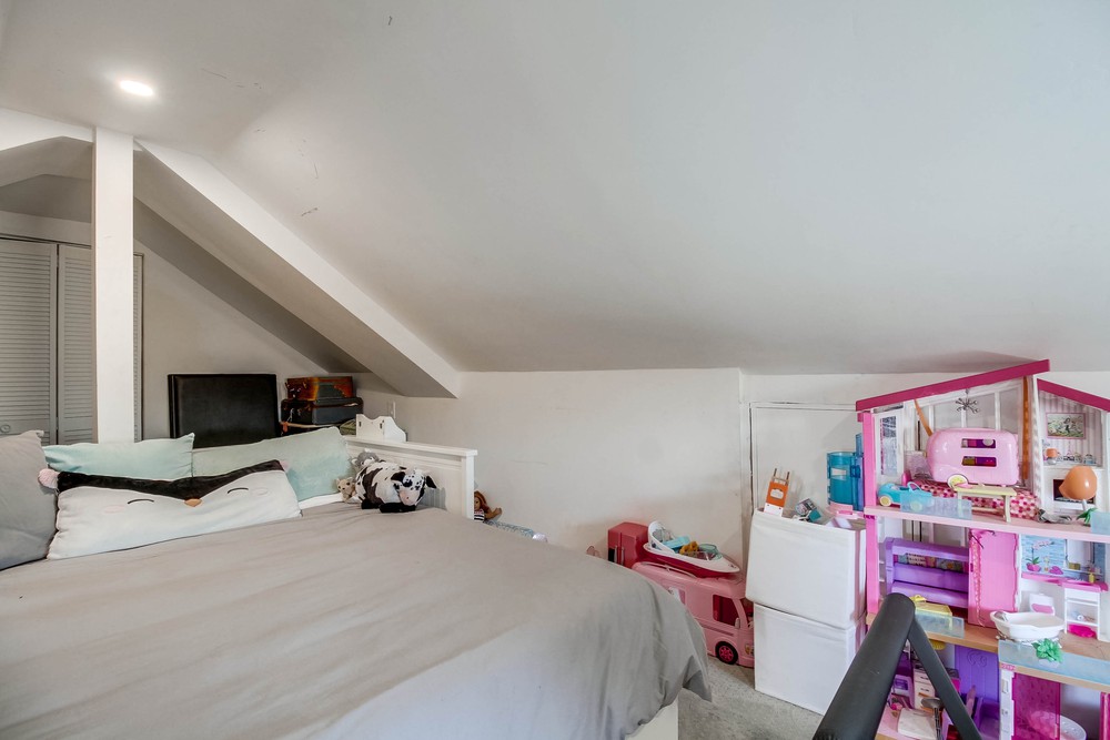 Virtual tour photo 57 of 87 for 3215 Ingelow St