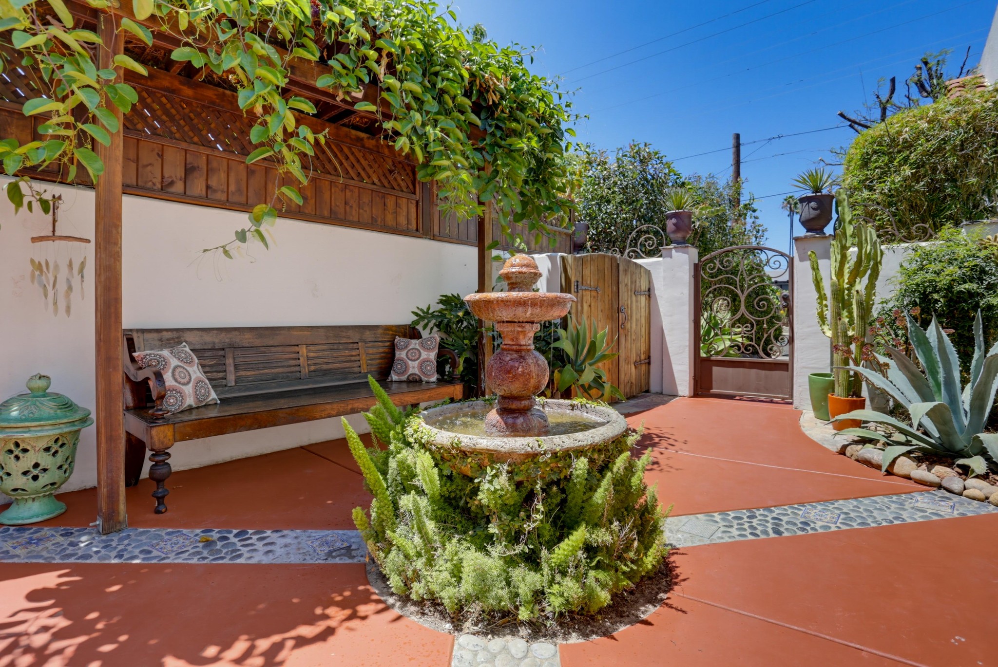 Virtual tour photo 6 of 35 for 3215 Juniper St