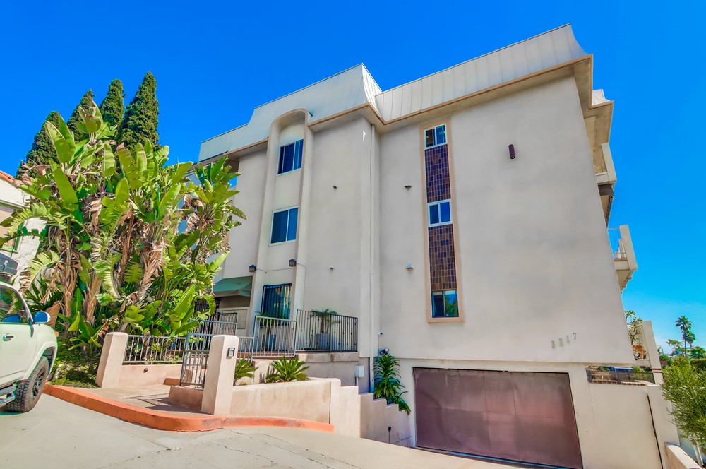 Virtual tour photo 1 of 48 for 3217 Columbia St