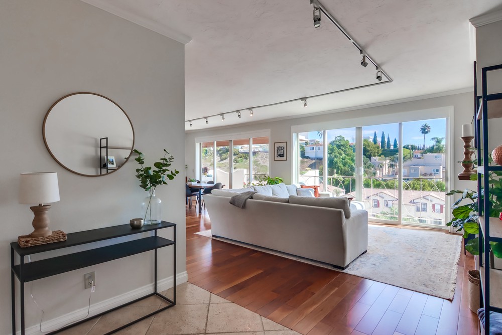 Virtual tour photo 5 of 48 for 3217 Columbia St