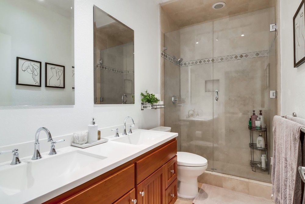 Virtual tour photo 37 of 48 for 3217 Columbia St