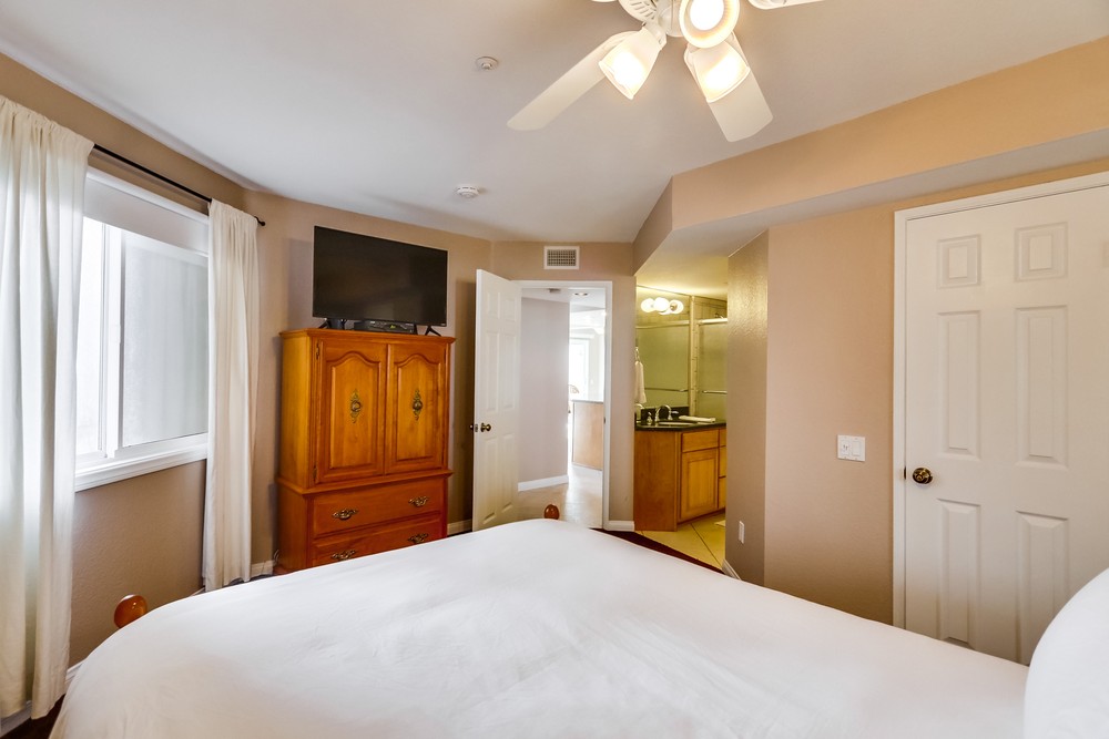 Virtual tour photo 29 of 53 for 3217 Ocean Front Walk