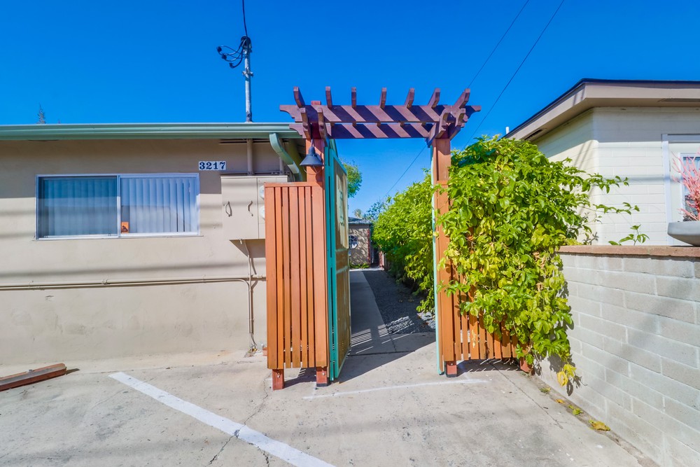 Virtual tour photo 3 of 26 for 3217 Vancouver Ave