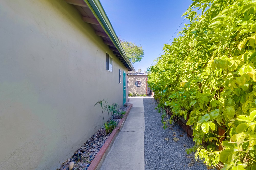 Virtual tour photo 4 of 26 for 3217 Vancouver Ave