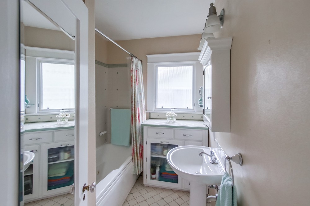 Virtual tour photo 22 of 46 for 3220 Bancroft St