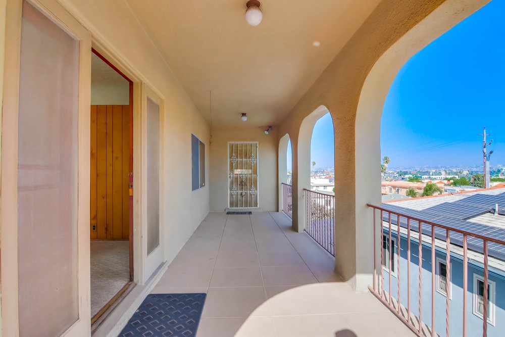 Virtual tour photo 6 of 58 for 3220 Byron St
