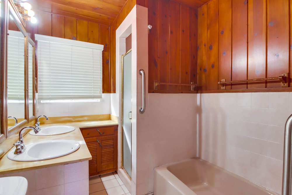 Virtual tour photo 32 of 58 for 3220 Byron St