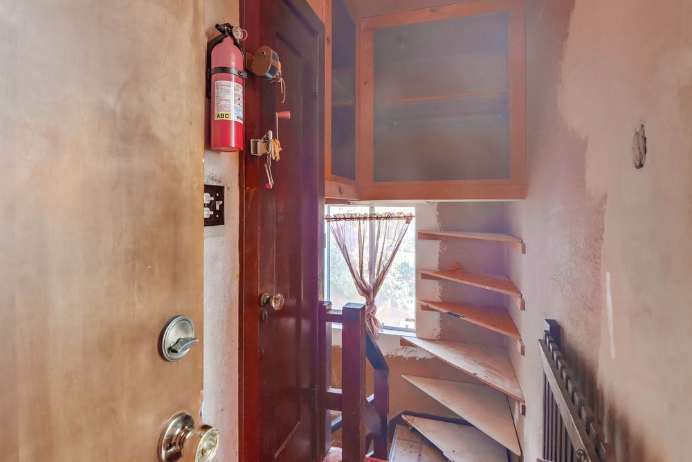 Virtual tour photo 40 of 58 for 3220 Byron St