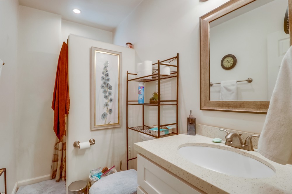 Virtual tour photo 37 of 63 for 3220 Pasternack Pl