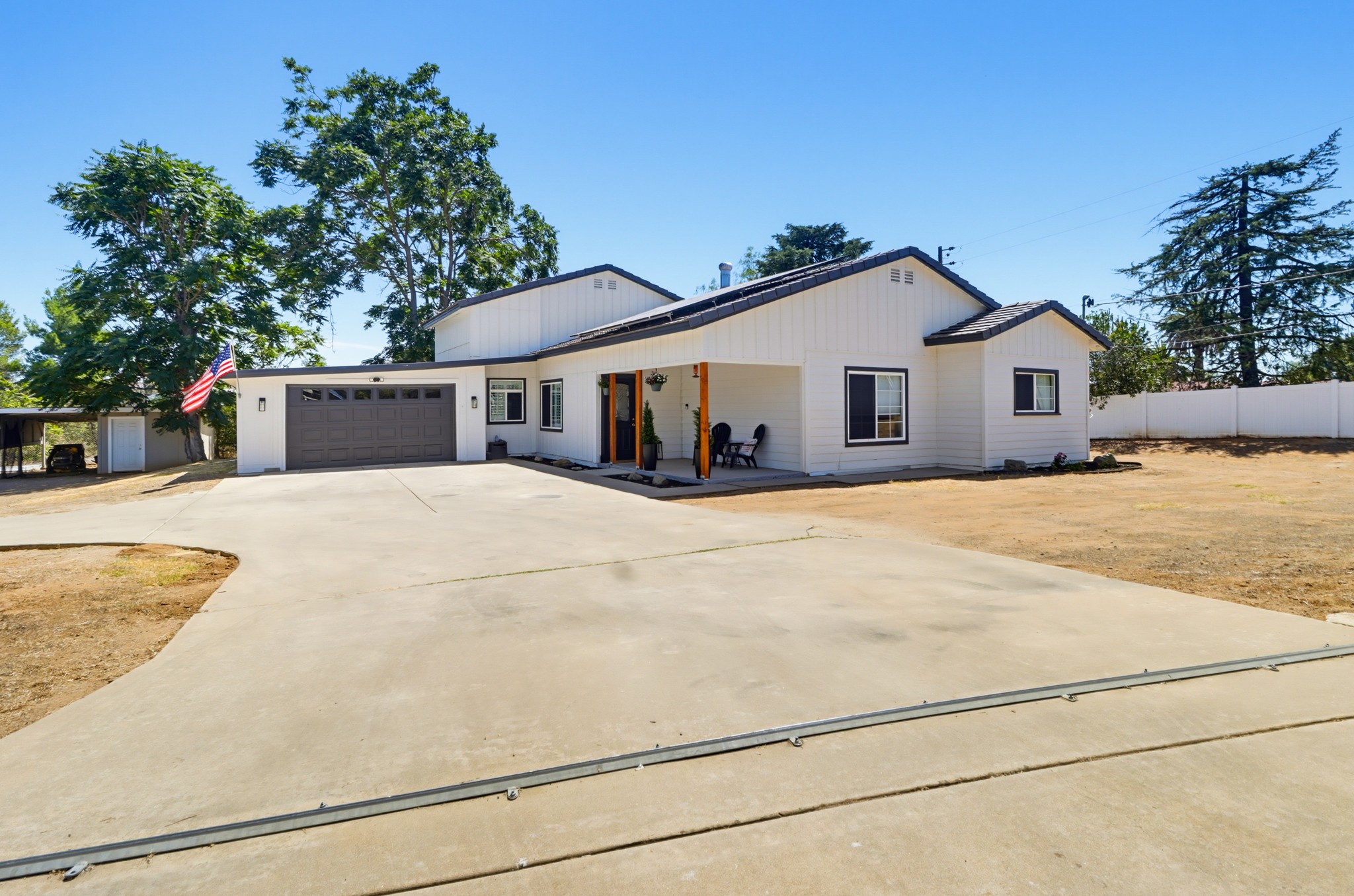 Virtual tour photo 4 of 61 for 3221 E Victoria Dr