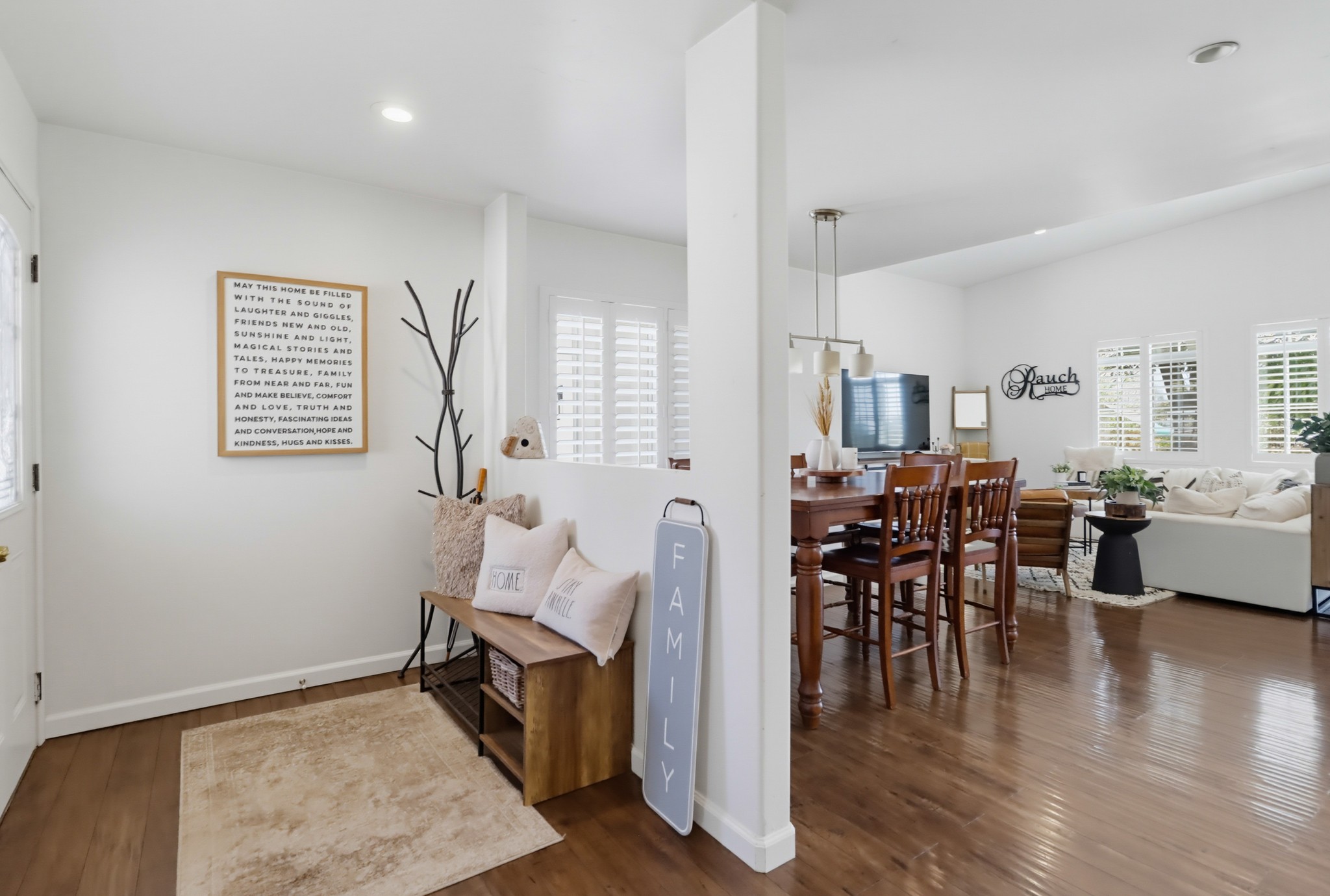 Virtual tour photo 9 of 61 for 3221 E Victoria Dr
