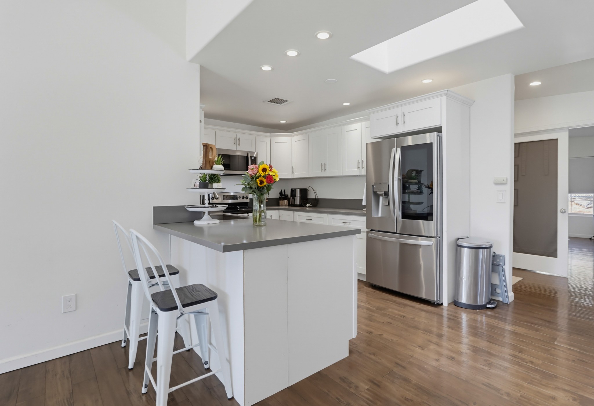Virtual tour photo 22 of 61 for 3221 E Victoria Dr