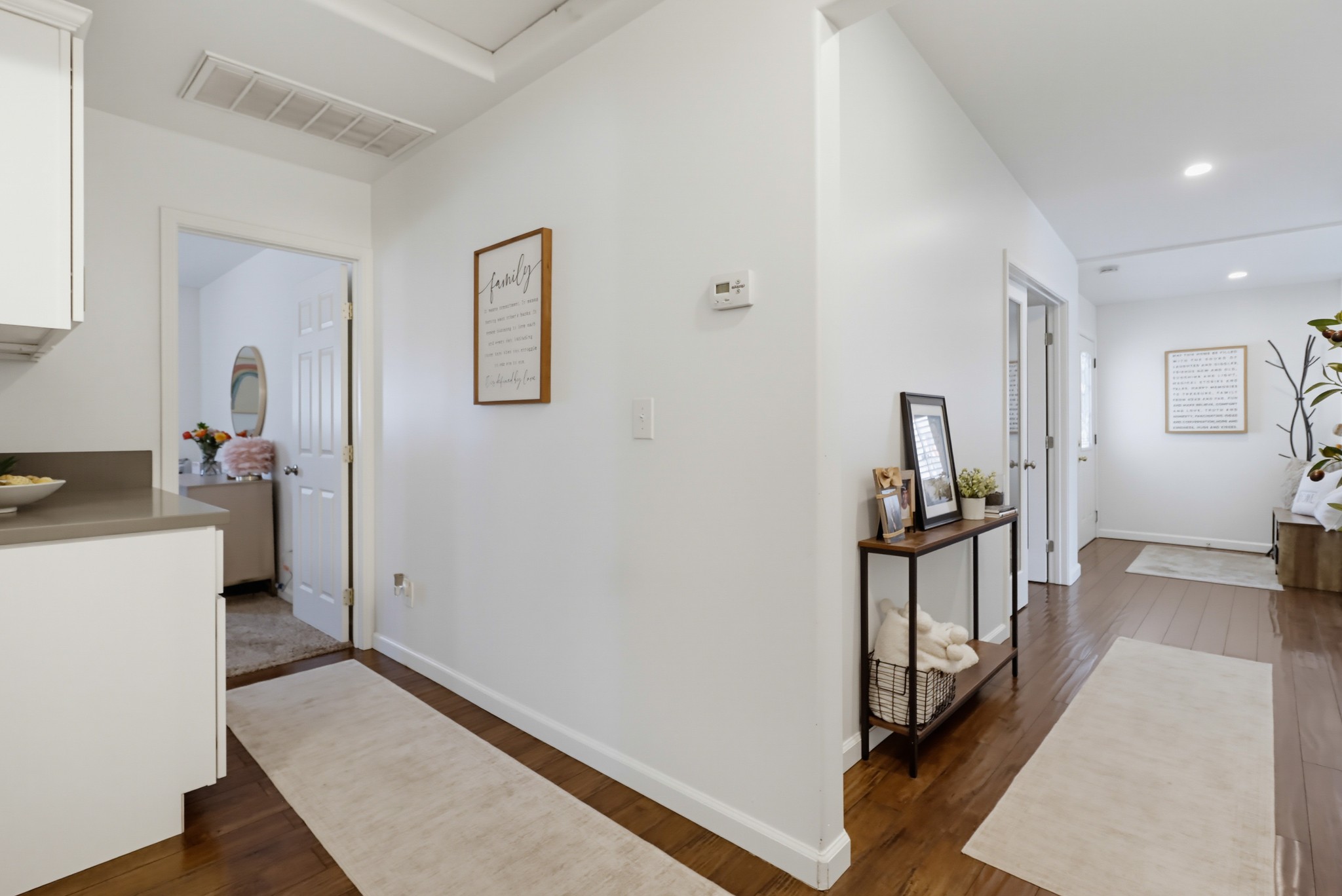 Virtual tour photo 26 of 61 for 3221 E Victoria Dr