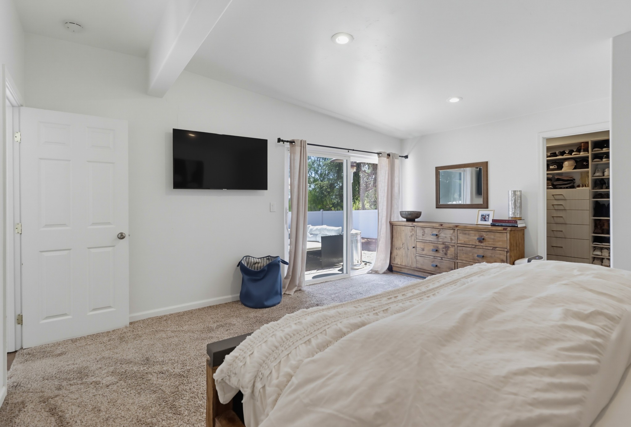 Virtual tour photo 30 of 61 for 3221 E Victoria Dr