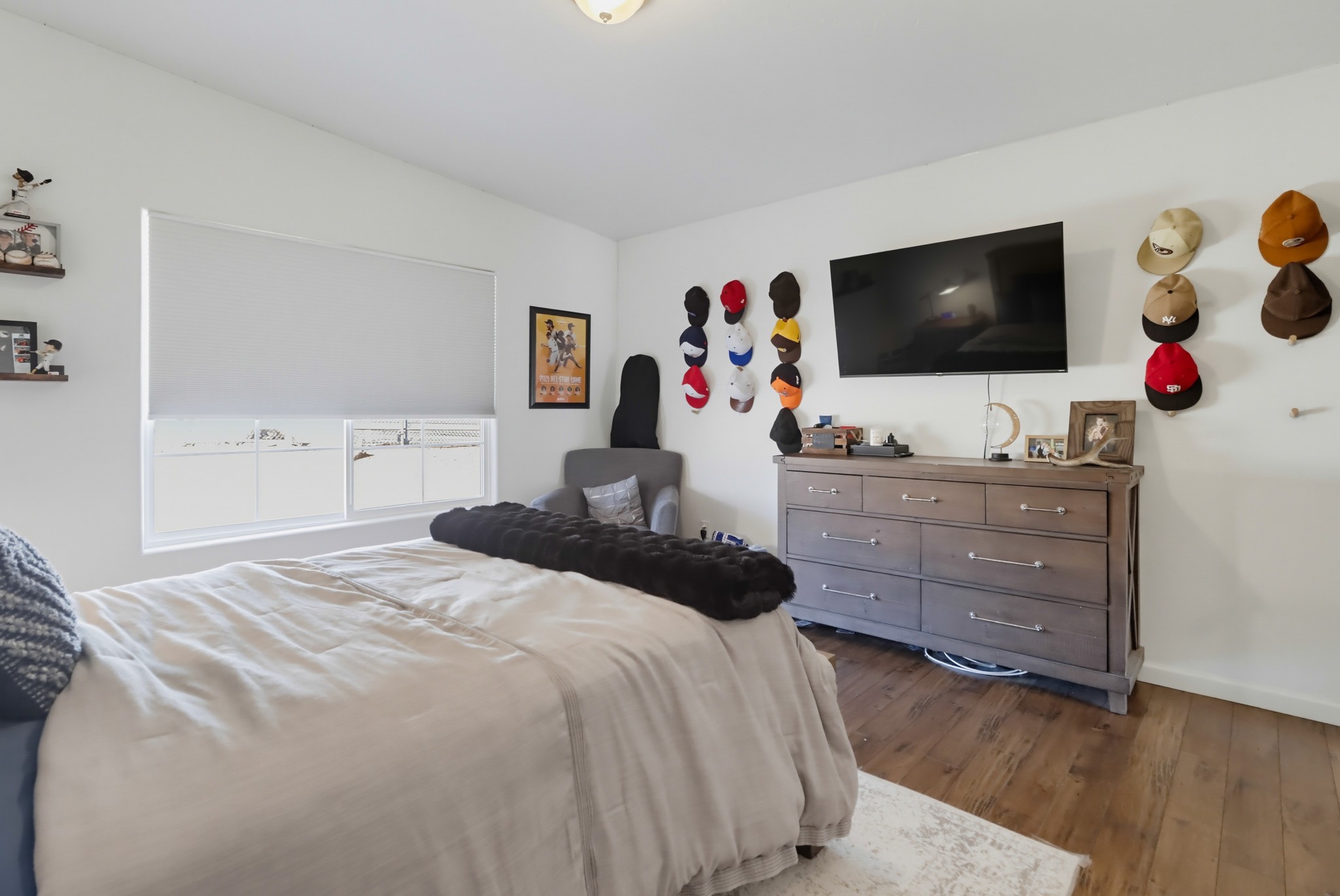 Virtual tour photo 36 of 61 for 3221 E Victoria Dr