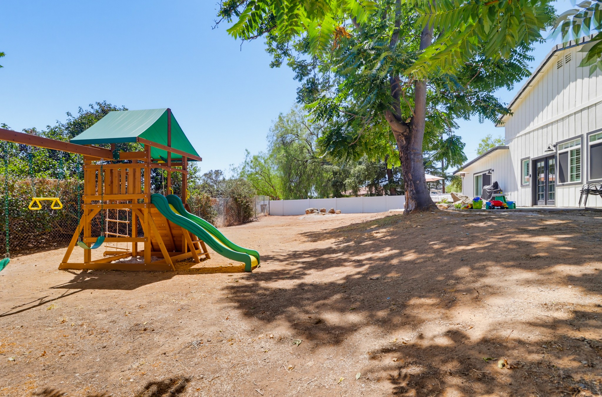 Virtual tour photo 49 of 61 for 3221 E Victoria Dr