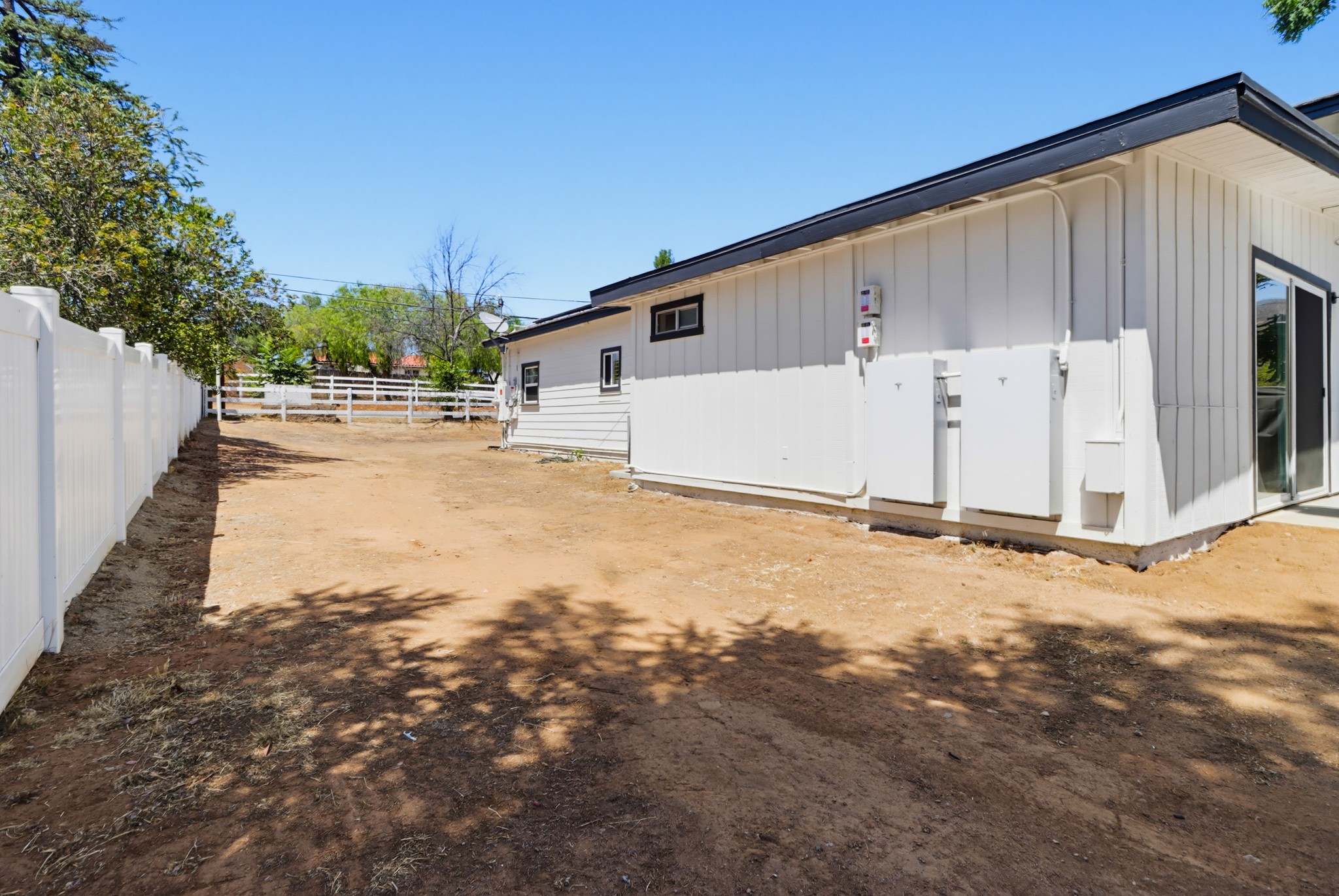 Virtual tour photo 51 of 61 for 3221 E Victoria Dr