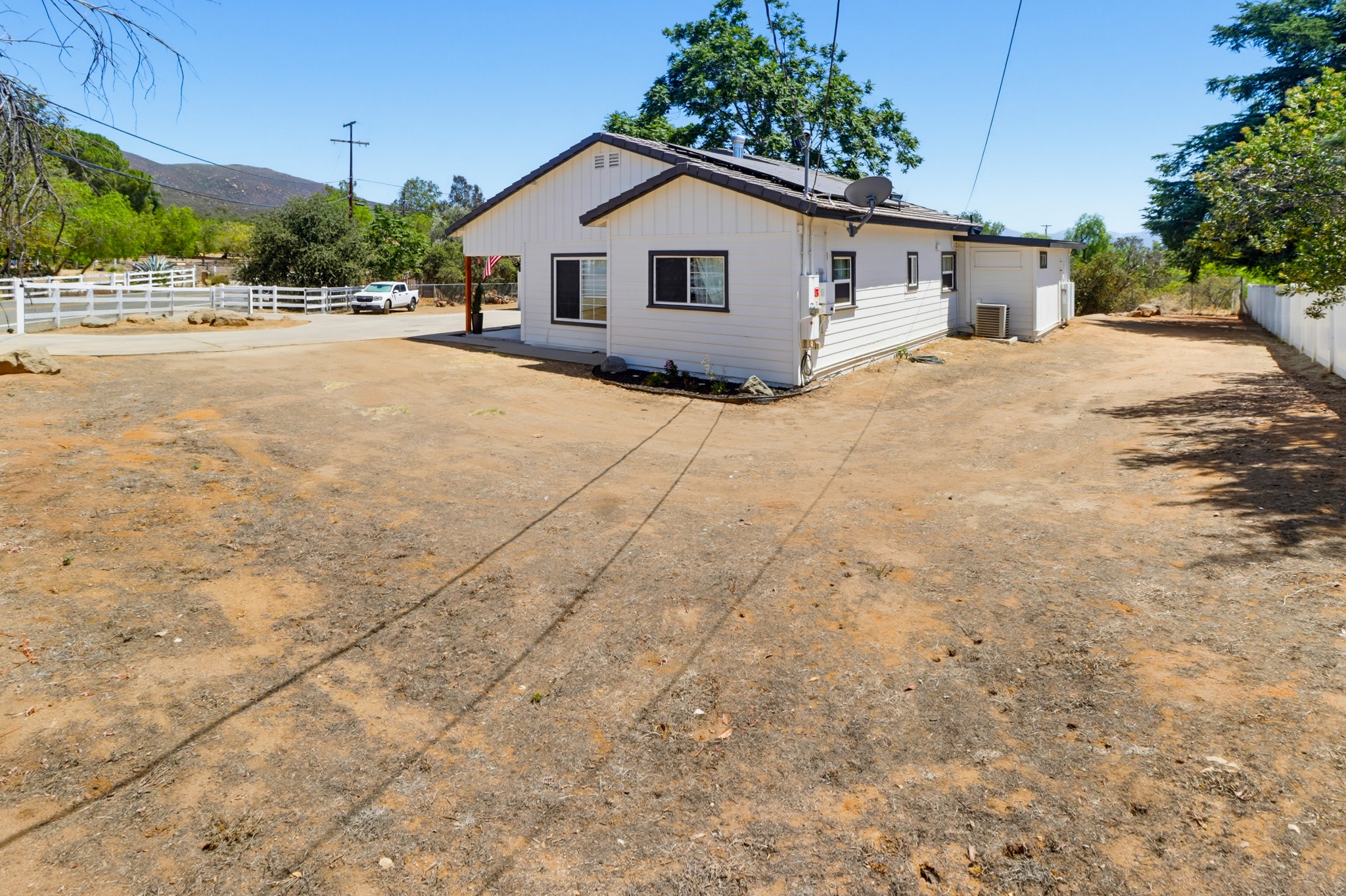 Virtual tour photo 60 of 61 for 3221 E Victoria Dr
