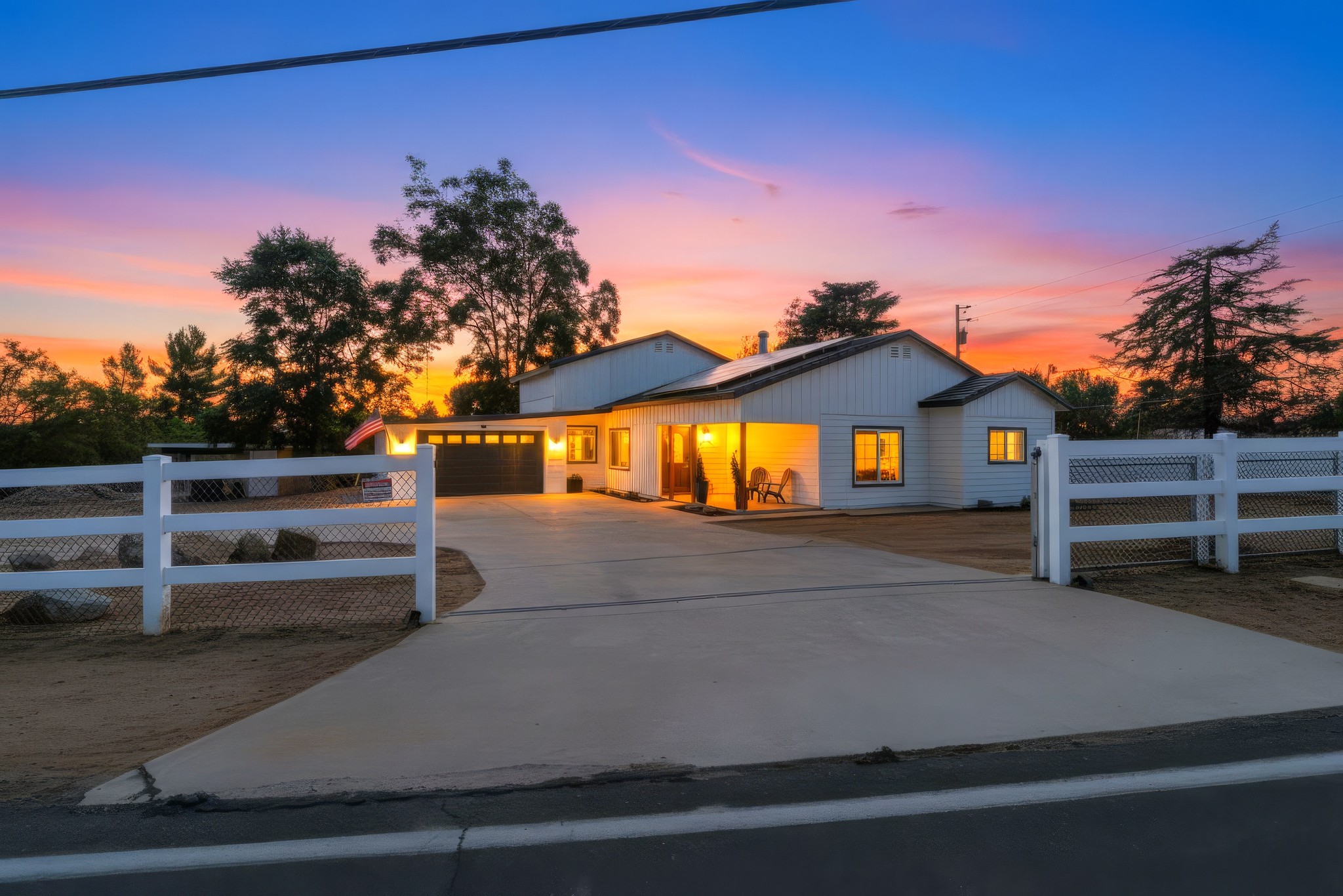 Virtual tour photo 61 of 61 for 3221 E Victoria Dr