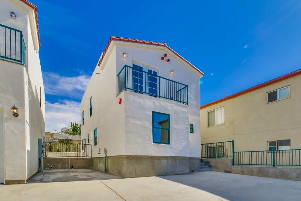 Virtual tour photo 6 of 46 for 3223 Euclid Ave