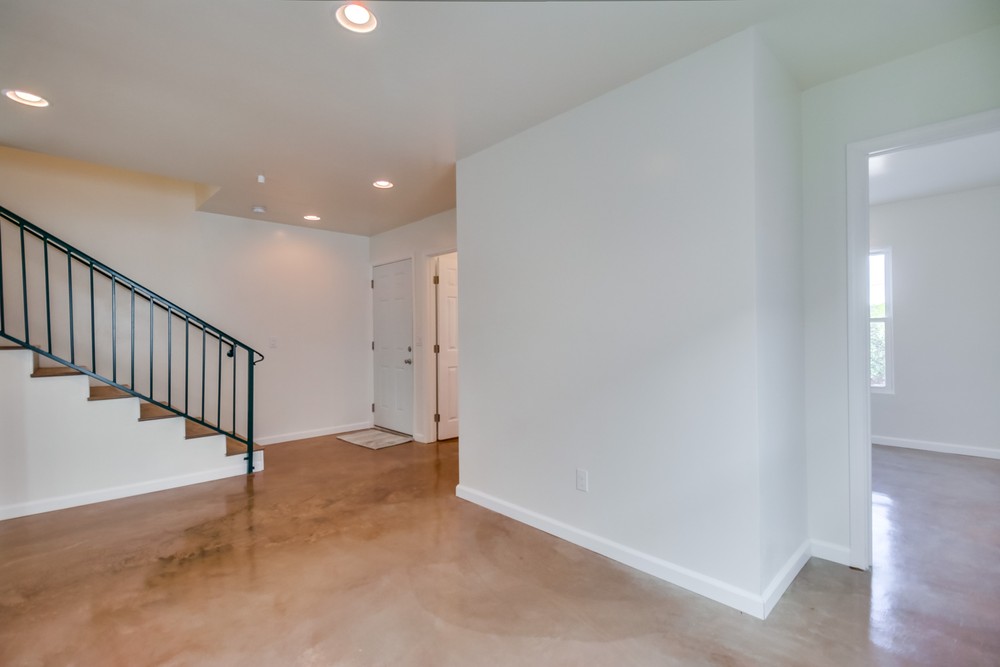 Virtual tour photo 8 of 46 for 3223 Euclid Ave