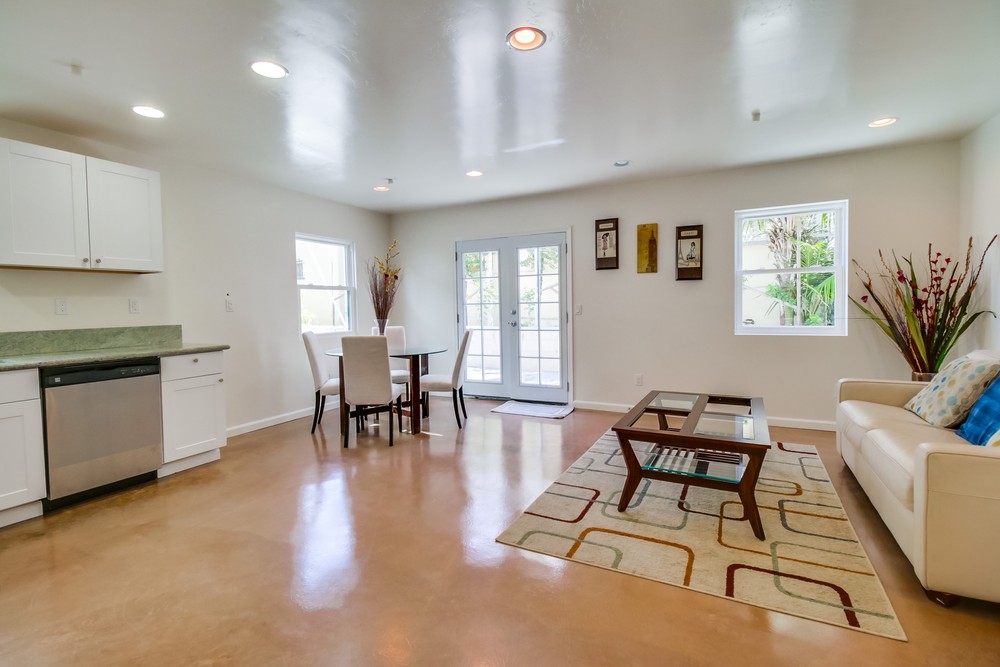 Virtual tour photo 9 of 46 for 3223 Euclid Ave