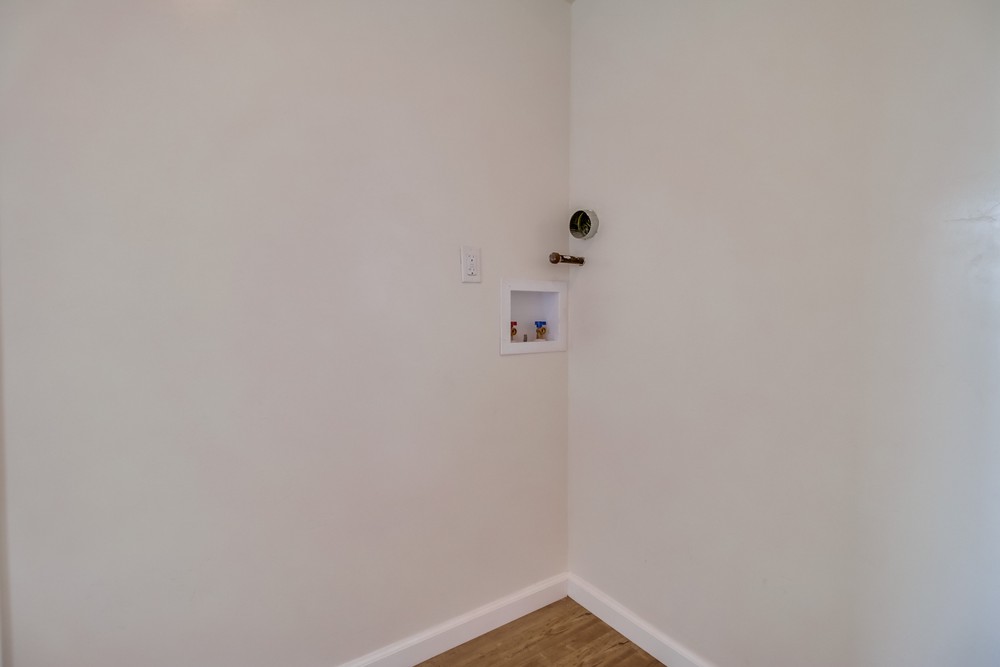 Virtual tour photo 31 of 46 for 3223 Euclid Ave