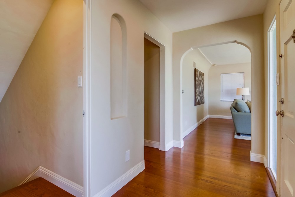 Virtual tour photo 6 of 56 for 3227 Byron St