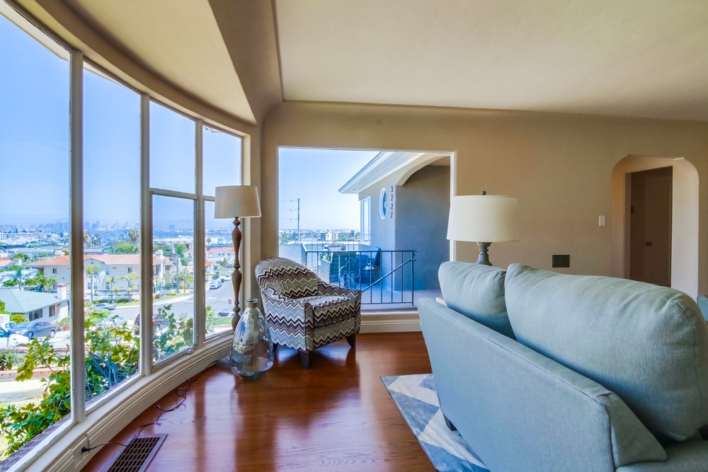 Virtual tour photo 9 of 56 for 3227 Byron St