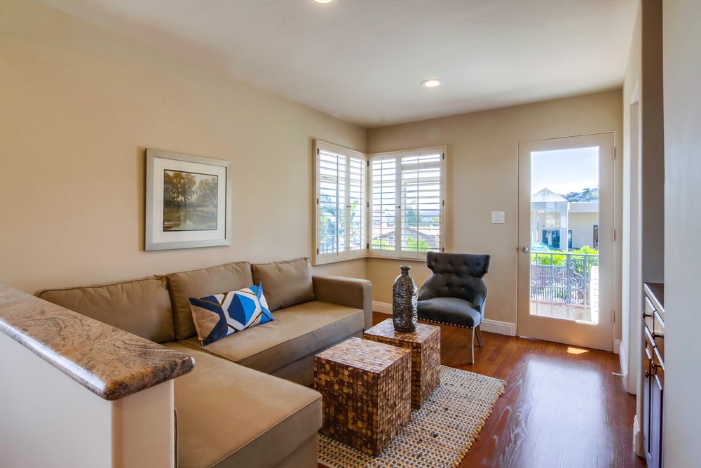 Virtual tour photo 15 of 56 for 3227 Byron St
