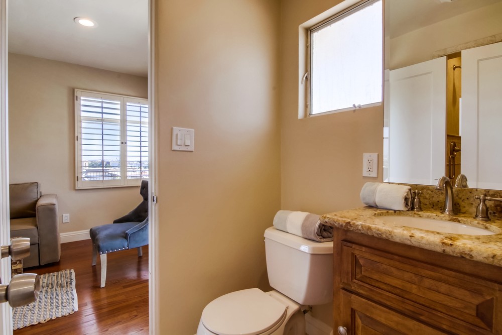 Virtual tour photo 26 of 56 for 3227 Byron St
