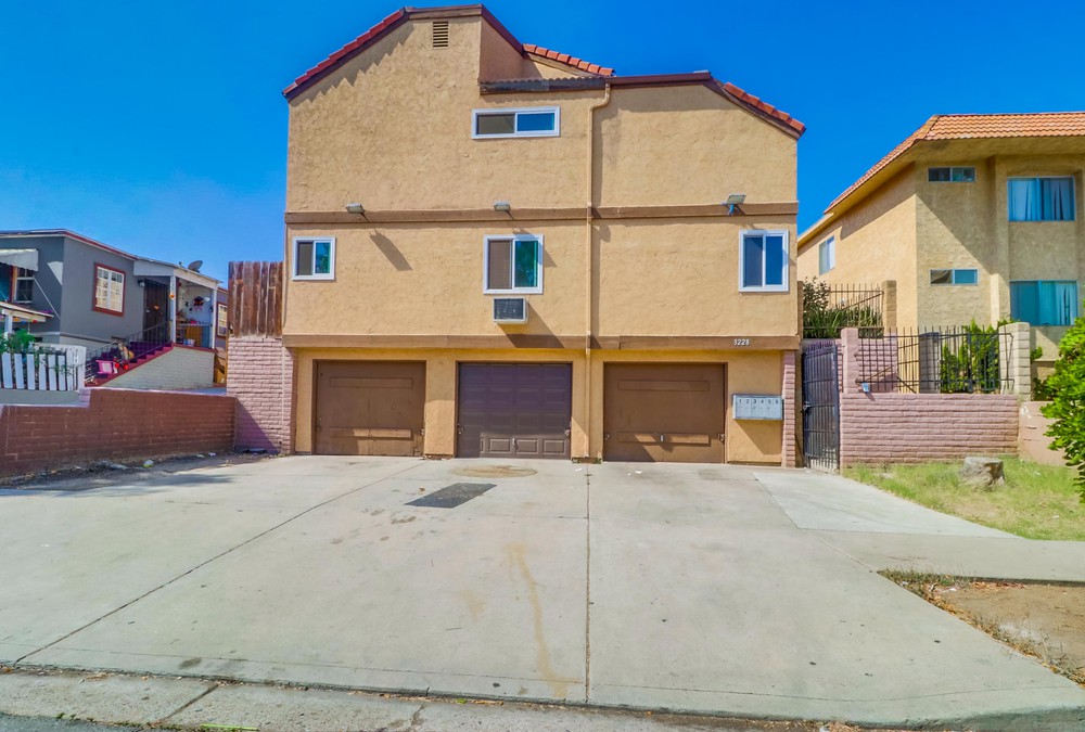 Virtual tour photo 1 of 34 for 3228 44th St