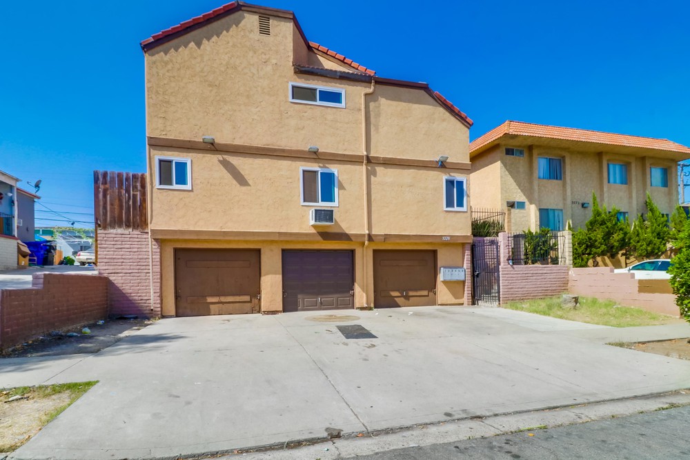 Virtual tour photo 3 of 34 for 3228 44th St
