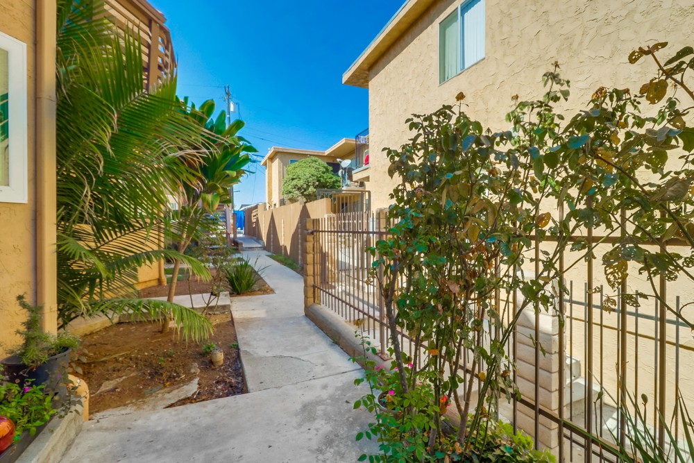 Virtual tour photo 6 of 34 for 3228 44th St
