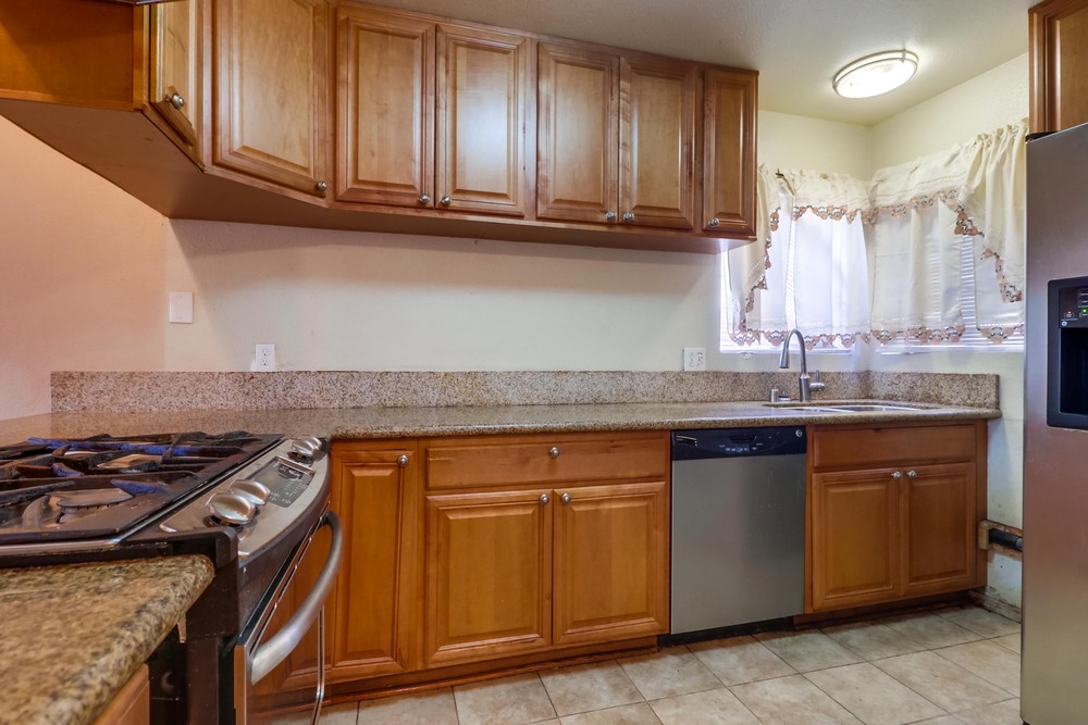 Virtual tour photo 17 of 34 for 3228 44th St