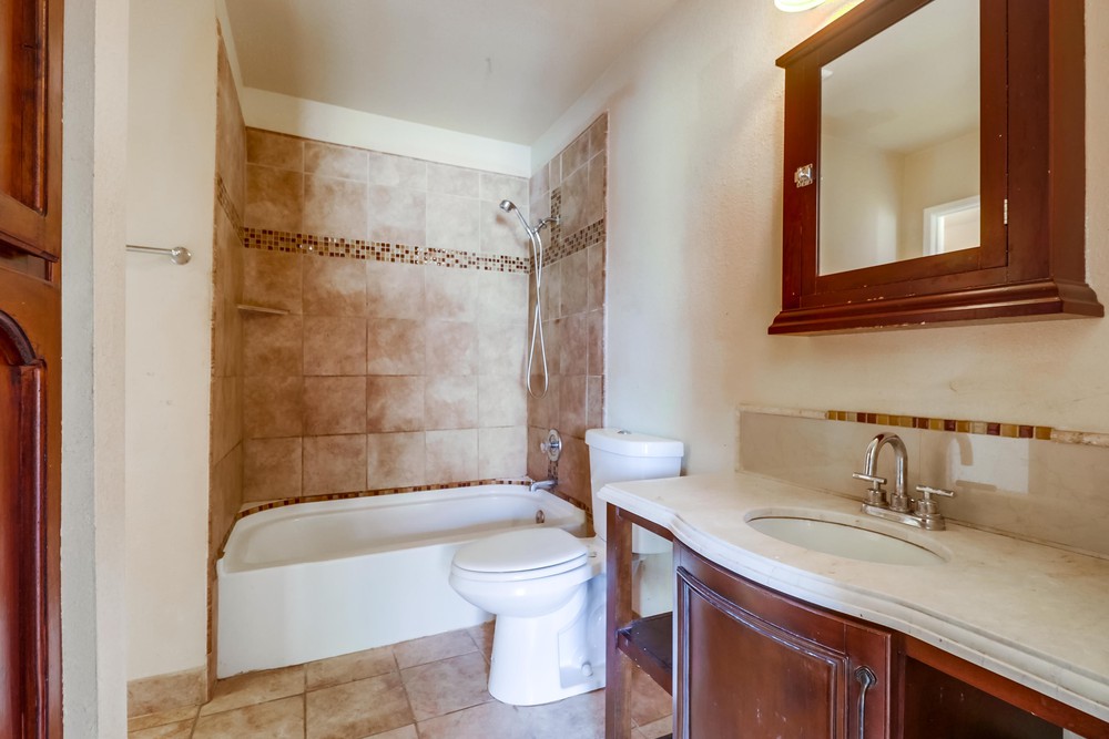 Virtual tour photo 25 of 34 for 3228 44th St