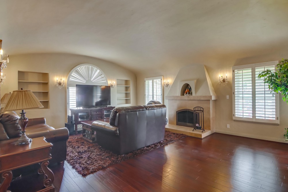 Virtual tour photo 10 of 74 for 3230 Curtis St