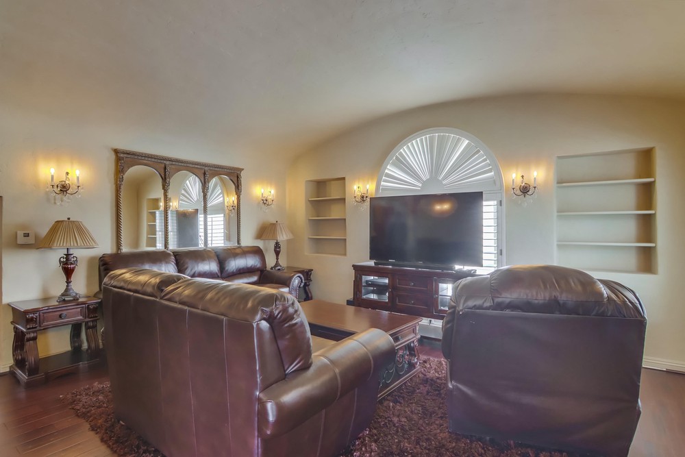 Virtual tour photo 12 of 74 for 3230 Curtis St