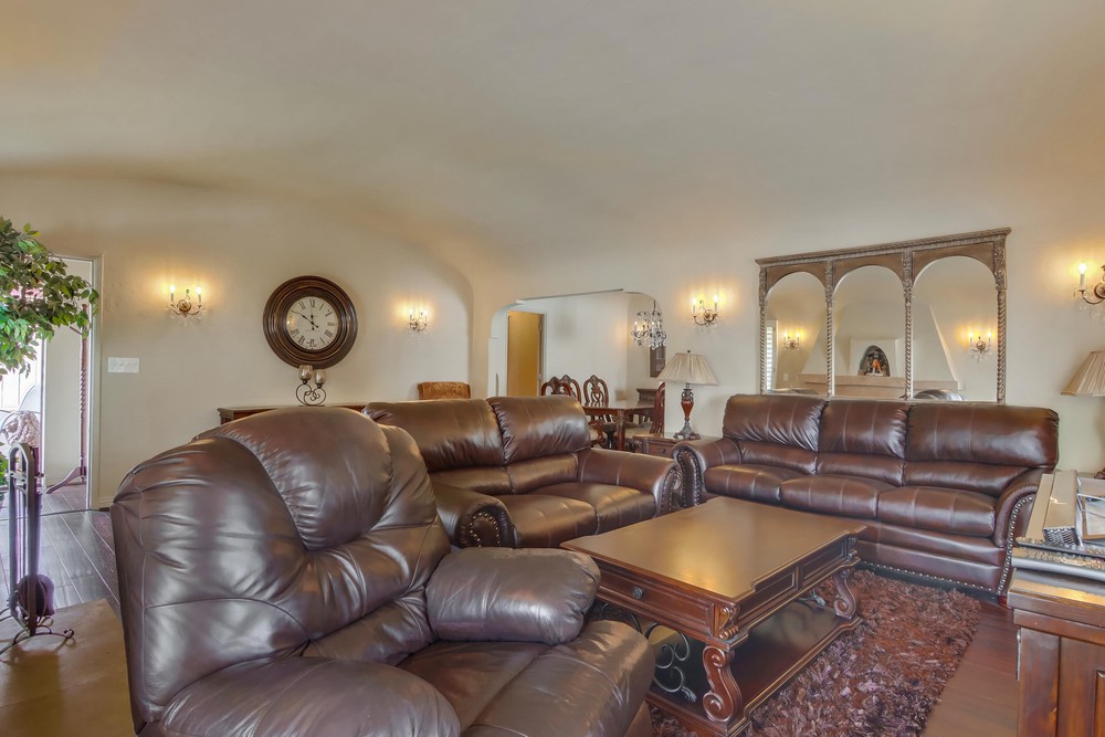 Virtual tour photo 13 of 74 for 3230 Curtis St