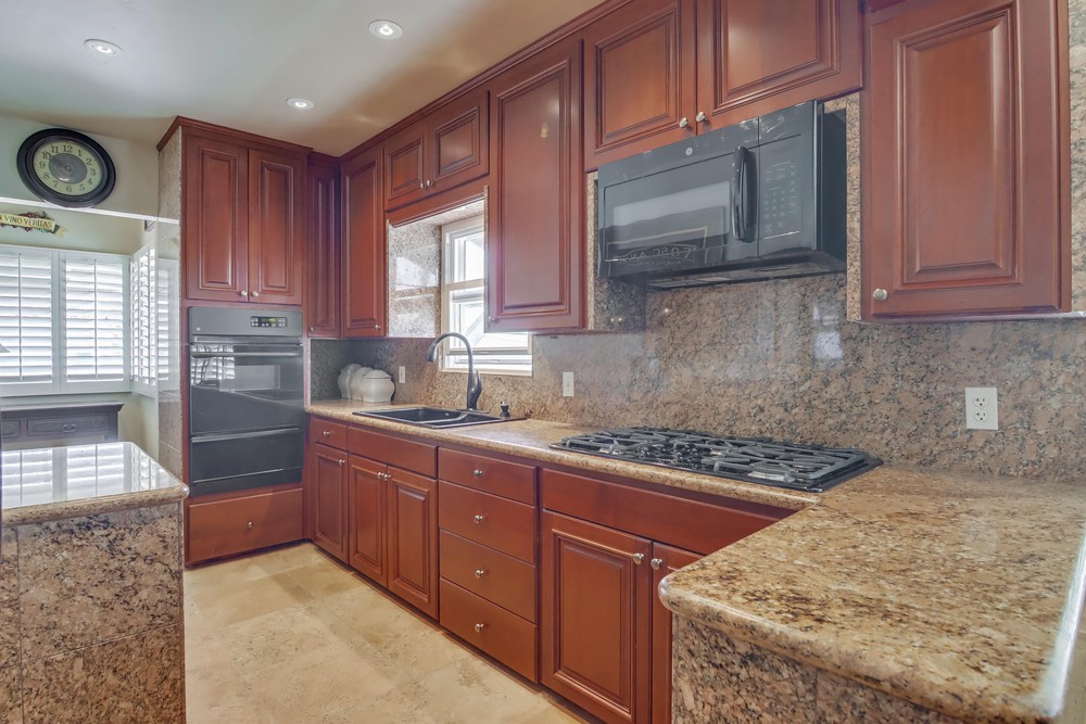 Virtual tour photo 24 of 74 for 3230 Curtis St