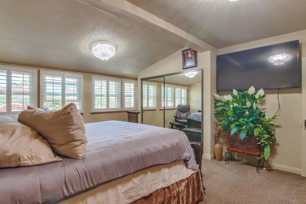 Virtual tour photo 31 of 74 for 3230 Curtis St