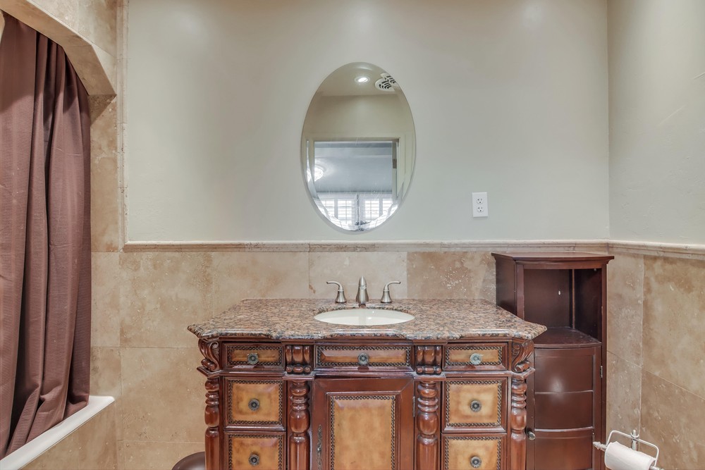 Virtual tour photo 34 of 74 for 3230 Curtis St