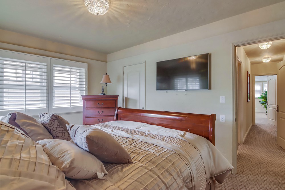 Virtual tour photo 37 of 74 for 3230 Curtis St