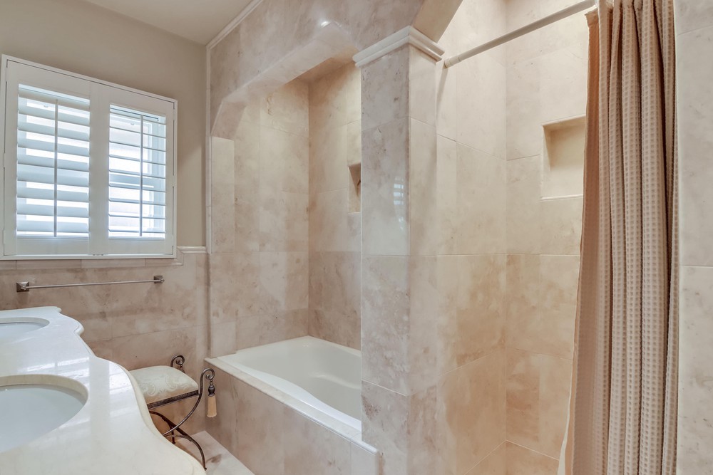 Virtual tour photo 41 of 74 for 3230 Curtis St